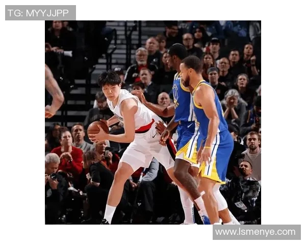 2018年勇士与雷霆季前赛精彩回顾及赛后分析